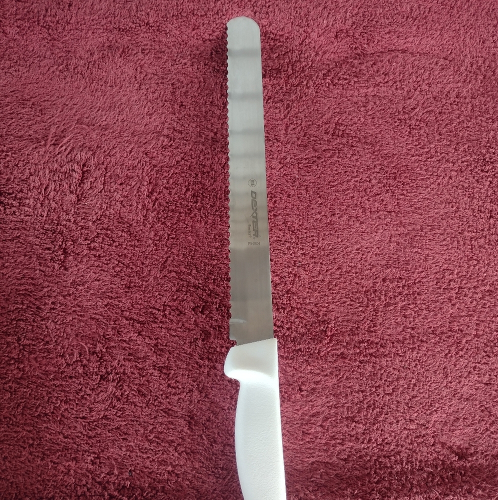 Dexter Basics 10 inch Scalloped Slicer Bread Knife